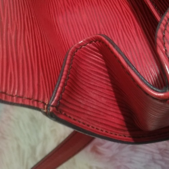 FIRM! Authentic Louis Vuitton Epi Cartuochiere MM Red Leather Bag MI0990 - Picture 17 of 17